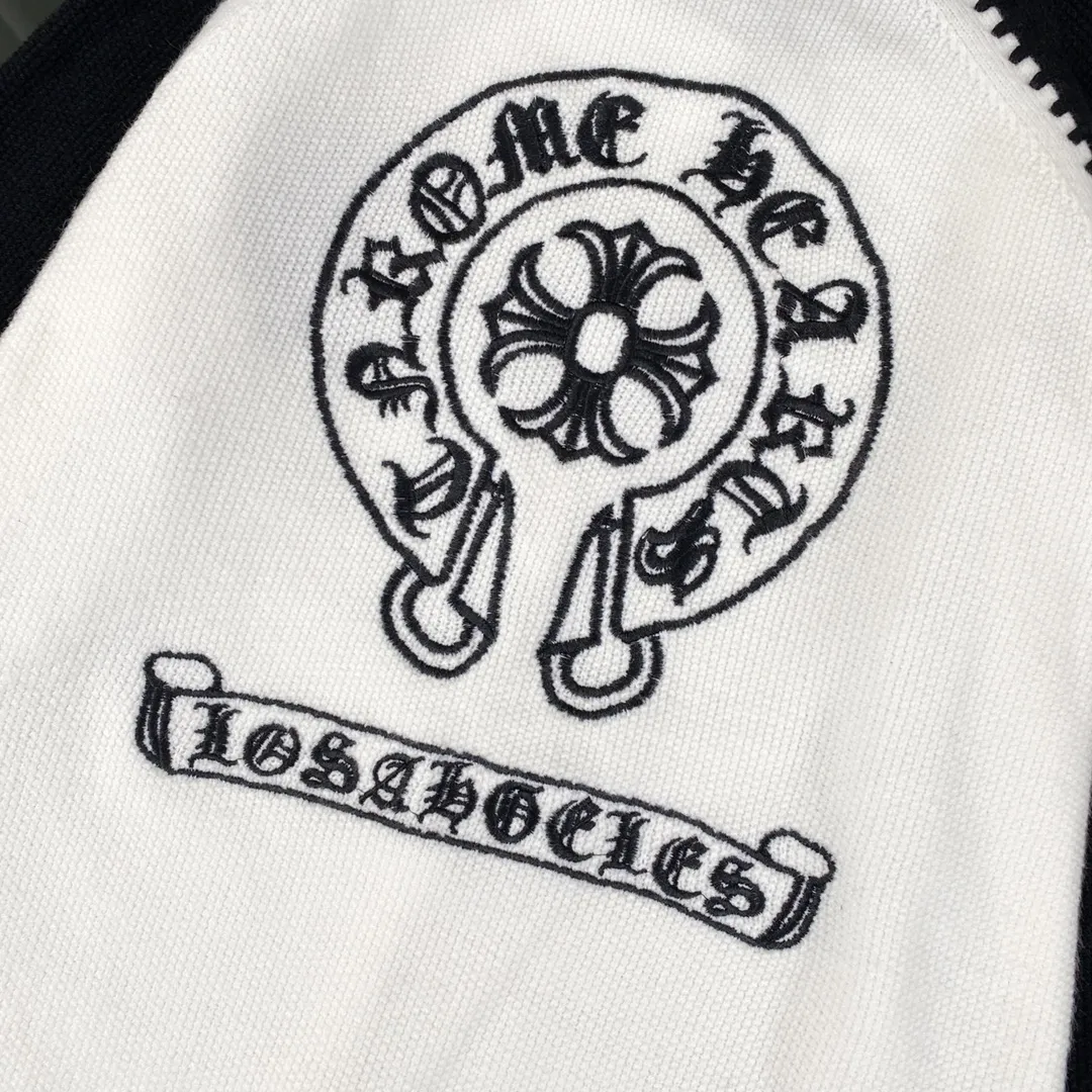 P280 ChromeHearts popular Chrome Hearts CH Sanskrit horseshoe cross embroidery button cardigan jacket raglan sleeve sweater, contrasting color splicing raglan round neck knitted sweater, unique knitting texture, soft and skin-friendly, classic pattern embroidery on the front and back. Retro chic. The contrasting color raglan sleeve design and the thick stitching craftsmanship at the joints make it look great when worn alone or layered! The fit is loose and slimming! Fashionable patchwork colored sweater, colorfully intertwined, with clear layers, warm and slimming. Whether worn alone or layered, you can easily control various styles and show your personal charm. The raglan sleeves are shoulder-width in contrasting colors and have ultra-detailed embroidery on the front and back, giving it a casual street feel. It looks great when worn alone! The sleeves are designed with contrasting colors and seams, and the round neck style reveals the neck and flatters the face shape! Wool blend knitted fabric, soft, comfortable and warm to the touch. Contrasting color design➕Loose fit, not flattering on your body shape and slimming, not to mention how easy it is to wear! Basic, versatile and fashionable classic! Black and white are versatile! Black and gray high-end! Couples get involved!  Color: black and white/black gray Size: S~M~L